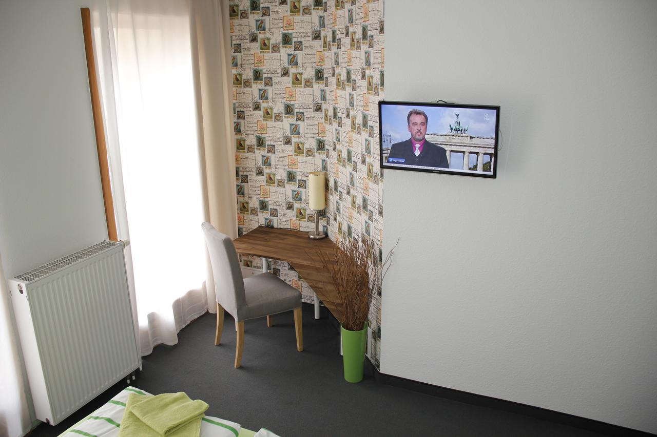 Hotel Botschaft Berlino Esterno foto